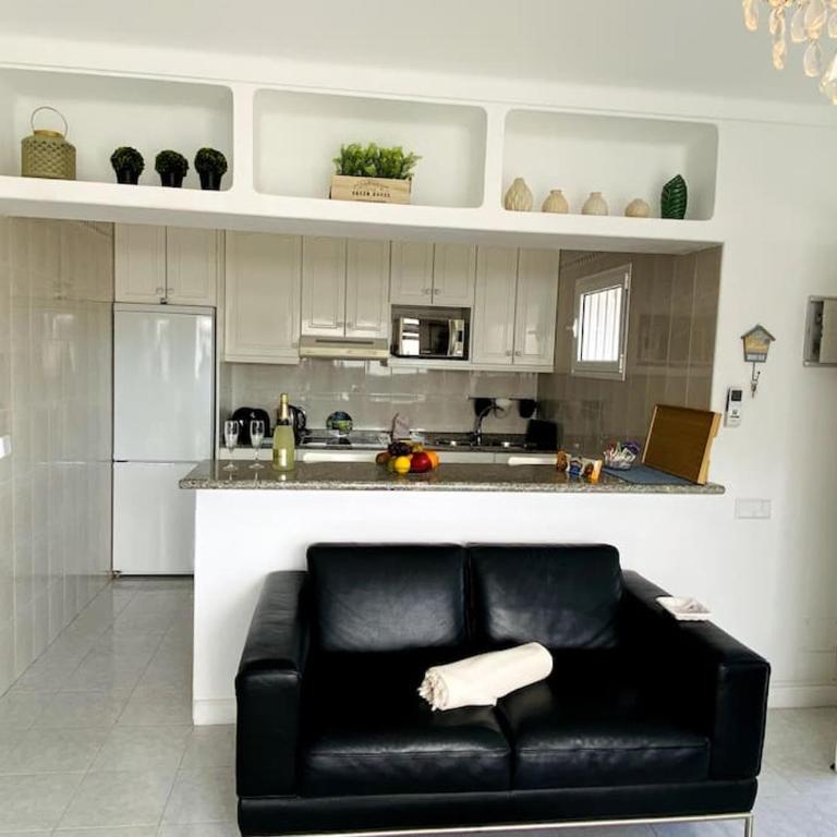 Villa Amigo - Three-Bedroom Villa - 28