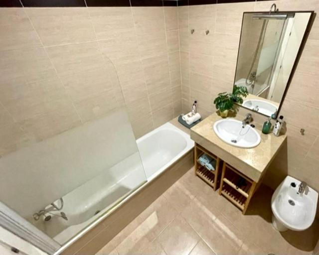 GATU PREMIUM Racimo, terraza, aire ac, piscina comun, wifi y parking " Preferente mayores de 25 años y familias " - Apartamento con terraza - 25