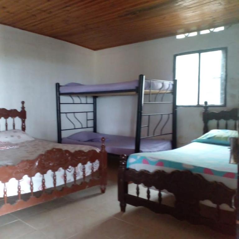 Posada la tranquilidad - Habitación Familiar con baño privado - 1
