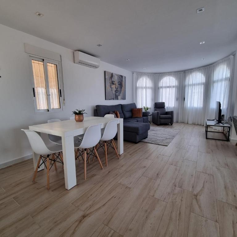 4 Bedroom Modern Villa Private Pool Villamartin - Villa - 7