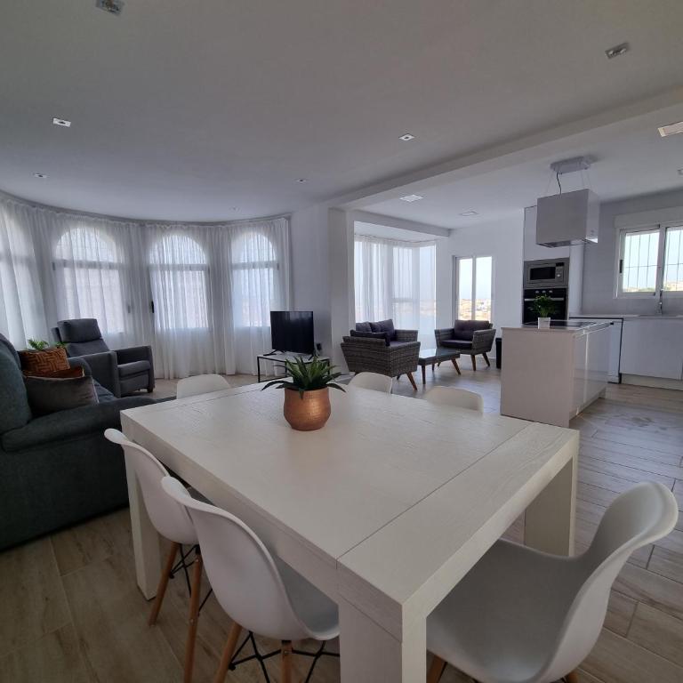 4 Bedroom Modern Villa Private Pool Villamartin - Villa - 8
