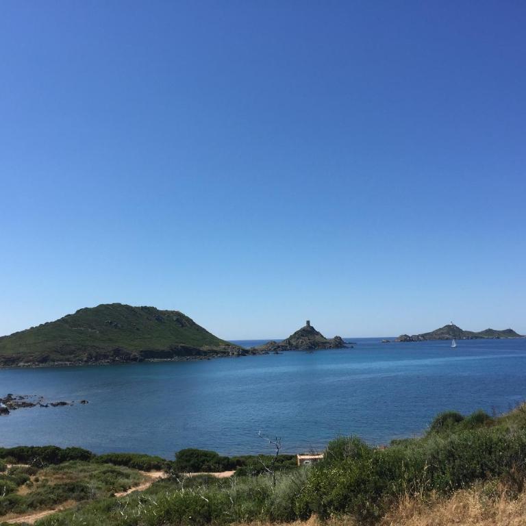 Ajaccio magnifique T2 40m2 centre ville vue mer au bord de la plage neuf 5 personnes Clim wifi balcon parking privé fermé - Apartment mit 1 Schlafzimmer - 31