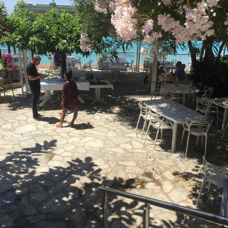 Ajaccio magnifique T2 40m2 centre ville vue mer au bord de la plage neuf 5 personnes Clim wifi balcon parking privé fermé - Apartment mit 1 Schlafzimmer - 38