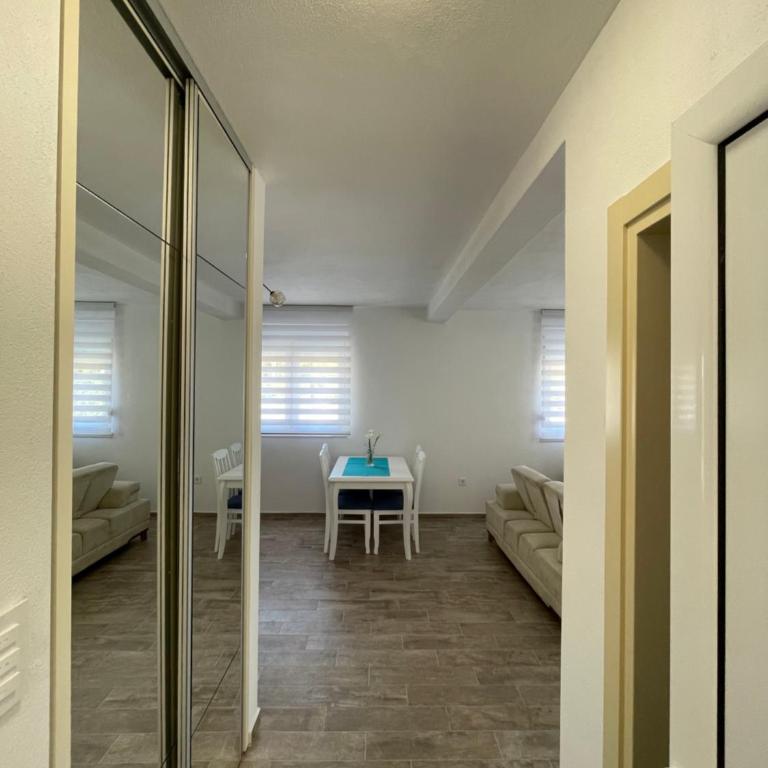 Apartman Holiday - One-Bedroom Apartment - 10