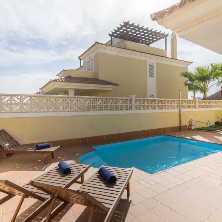 Preciosa Villa Con Piscina Privada - Villa MaPo - Three-Bedroom Villa - 25