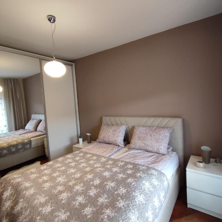 Deluxe Apartment Lejla - Free garage parking - Two-Bedroom Apartment - 10