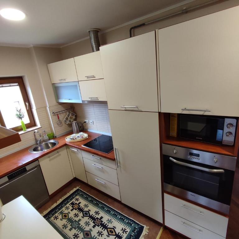 Deluxe Apartment Lejla - Free garage parking - Two-Bedroom Apartment - 9