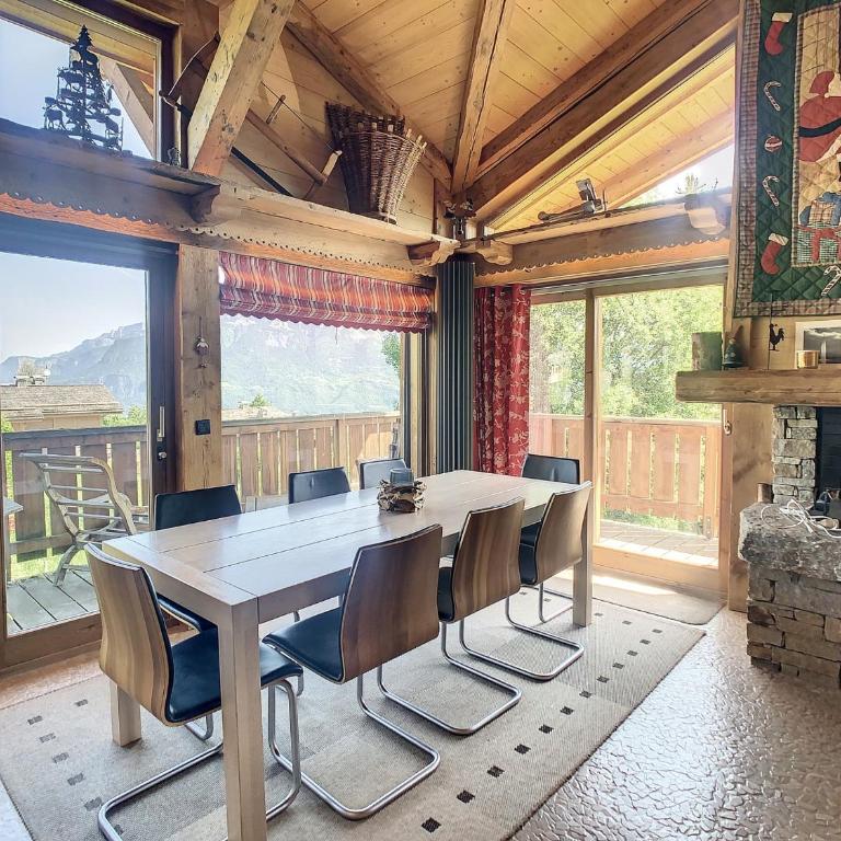 Chalet 6 pièces à Combloux avec cheminée et parking - Appartement 5 Chambres - 3