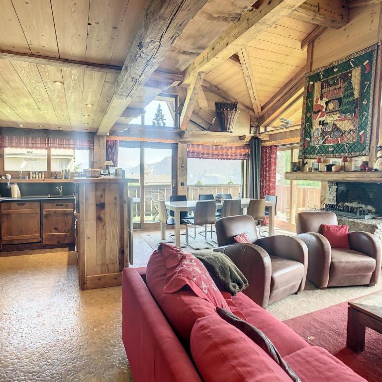 Chalet 6 pièces à Combloux avec cheminée et parking - Appartement 5 Chambres - 5