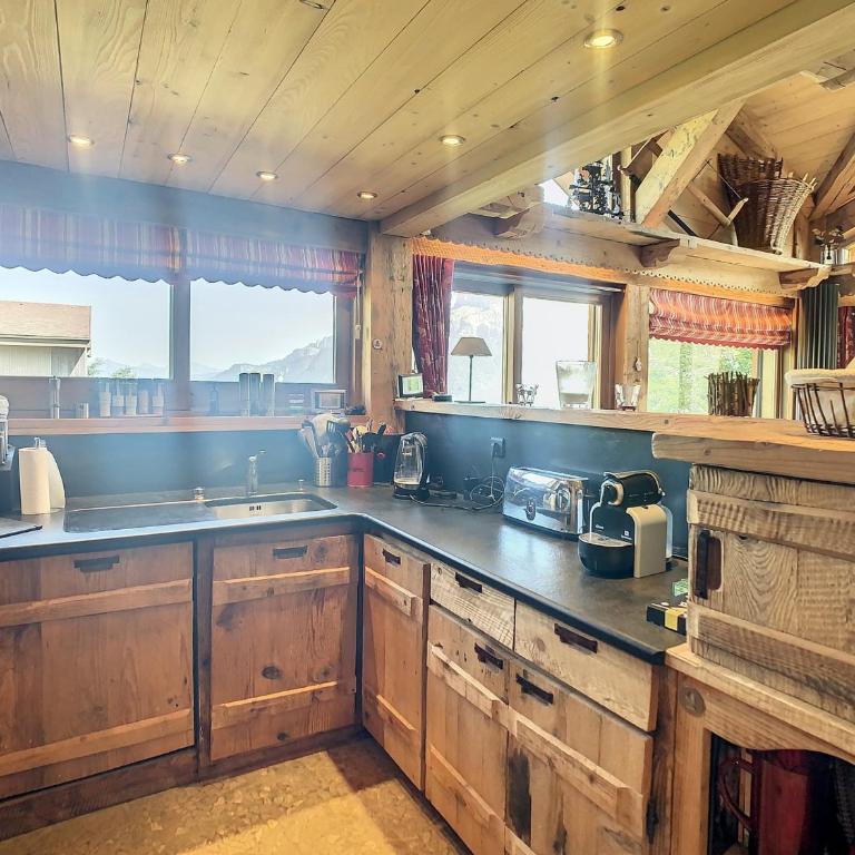 Chalet 6 pièces à Combloux avec cheminée et parking - Appartement 5 Chambres - 6
