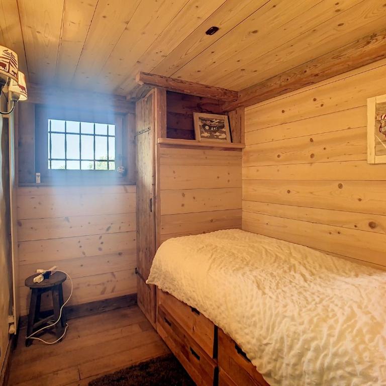 Chalet 6 pièces à Combloux avec cheminée et parking - Appartement 5 Chambres - 11