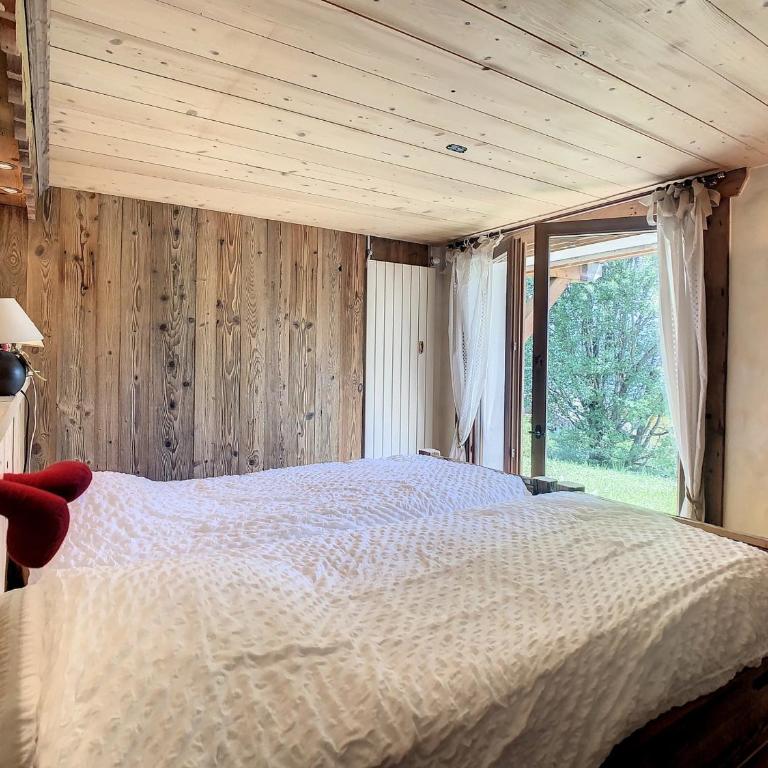 Chalet 6 pièces à Combloux avec cheminée et parking - Appartement 5 Chambres - 15