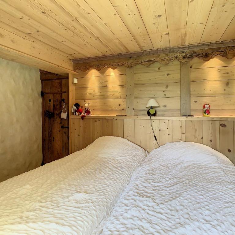 Chalet 6 pièces à Combloux avec cheminée et parking - Appartement 5 Chambres - 16