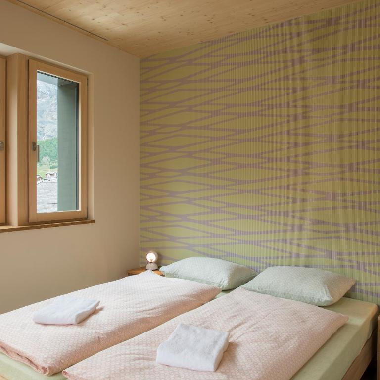 Saas-Fee wellnesshostel4000 - Doppelzimmer mit Dusche - Zugang zum Pool inbegriffen - 4