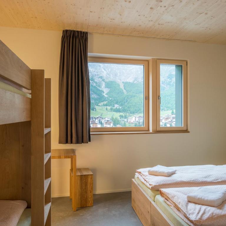 Saas-Fee wellnesshostel4000 - Familienzimmer mit Dusche - Zugang zum Pool inbegriffen - 1