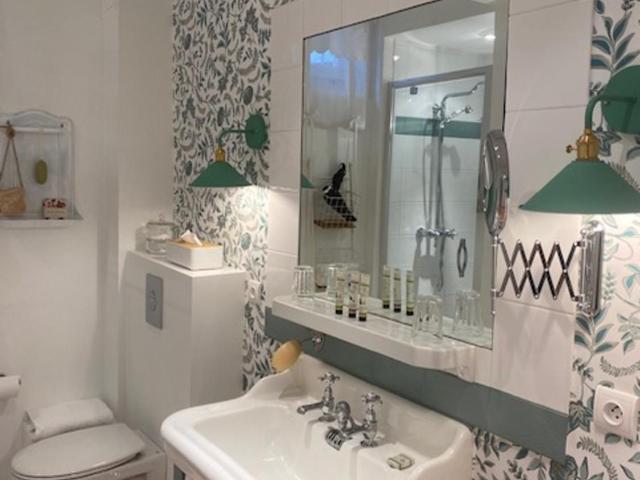 MAISON HULOTTE - Double or Twin Room with Garden View - 5