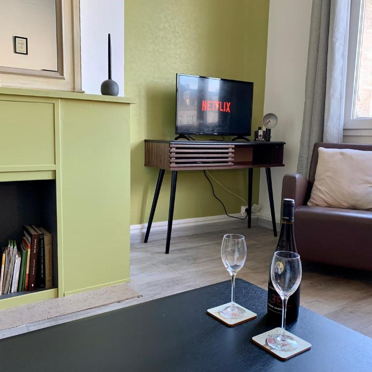 Vue exceptionnelle sur la place Gambetta Plein centre cafés restos idéal séjour pro ou en famille - Apartamento de 2 dormitorios - 14