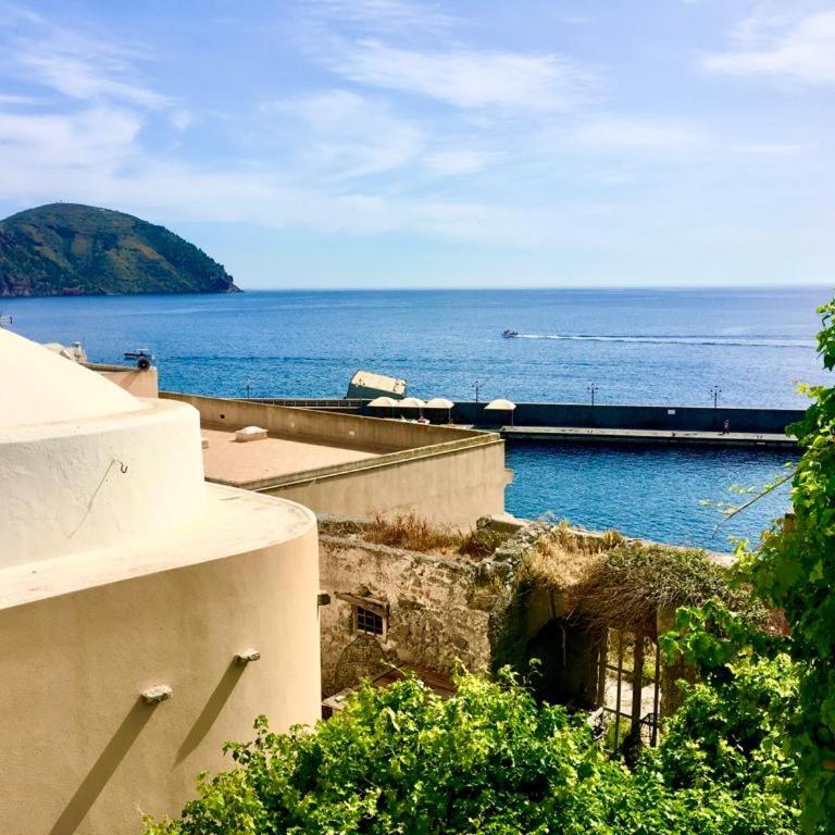 Casa Mafalda B&B - Camera Matrimoniale/Doppia con Letti Singoli con Vista Mare - 9