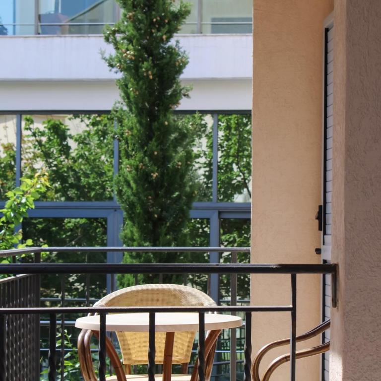 Apartments MUN Petrovac - Deluks Dvokrevetna Soba s Bračnim Krevetom (2 odrasle osobe + 1 dete) - 4