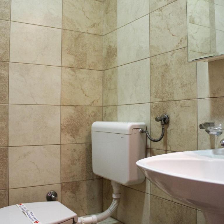 Apartments MUN Petrovac - Deluks Dvokrevetna Soba s Bračnim Krevetom (2 odrasle osobe + 1 dete) - 6