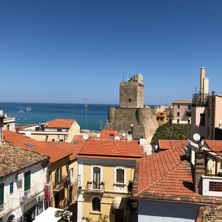 Via Mercato 20 - Appartamento con 1 Camera da Letto - 35