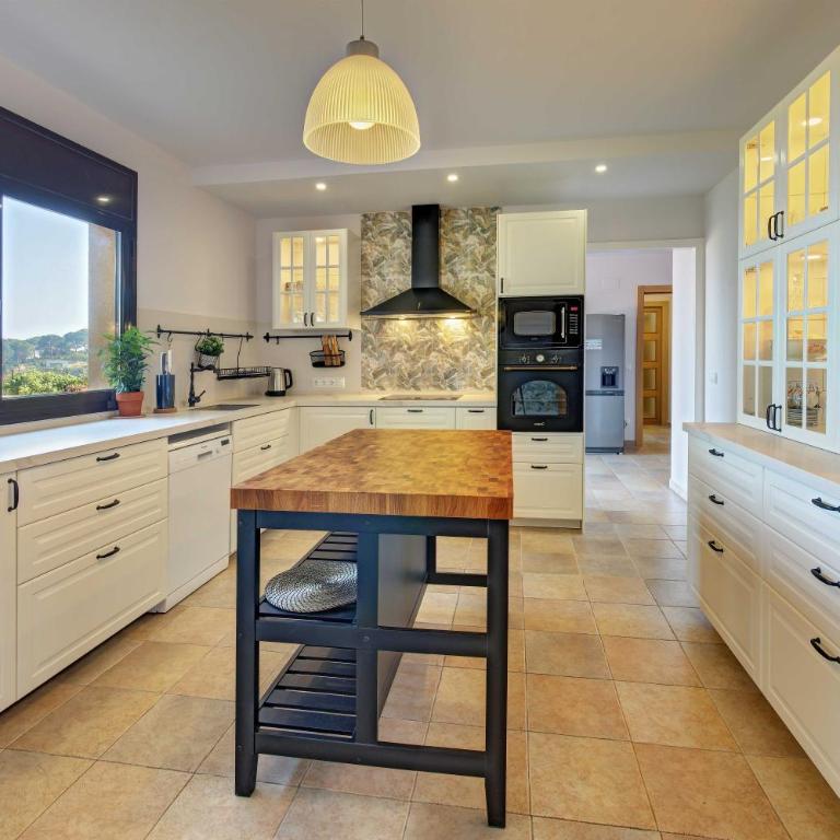 VILLA LA CALA with swimming pool & sea view, 10 min walk from the sea - Villa - 18