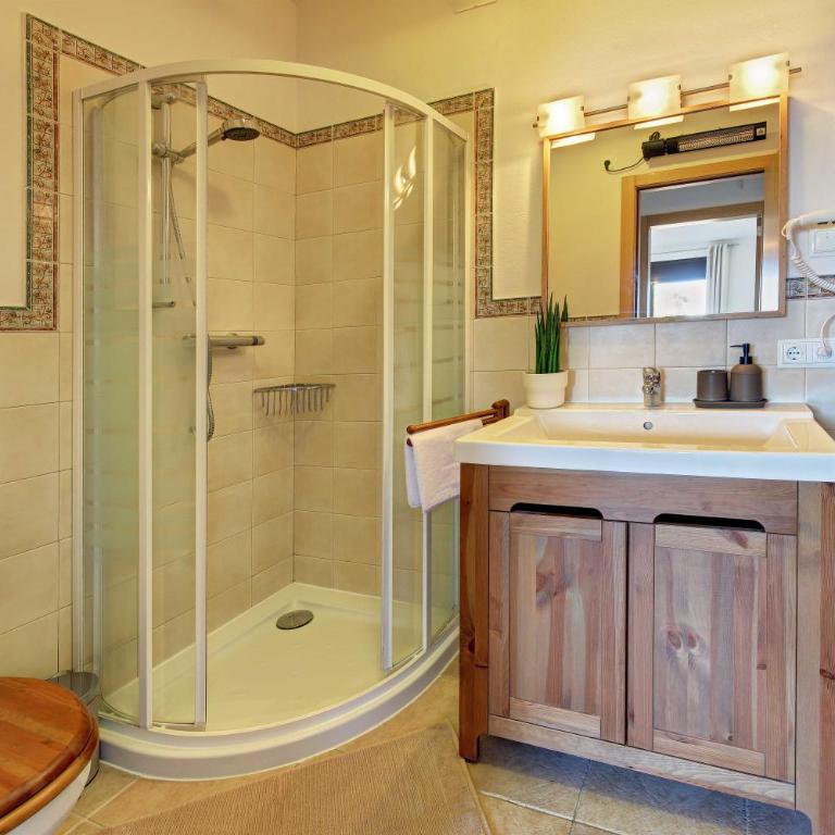 VILLA LA CALA with swimming pool & sea view, 10 min walk from the sea - Villa - 40
