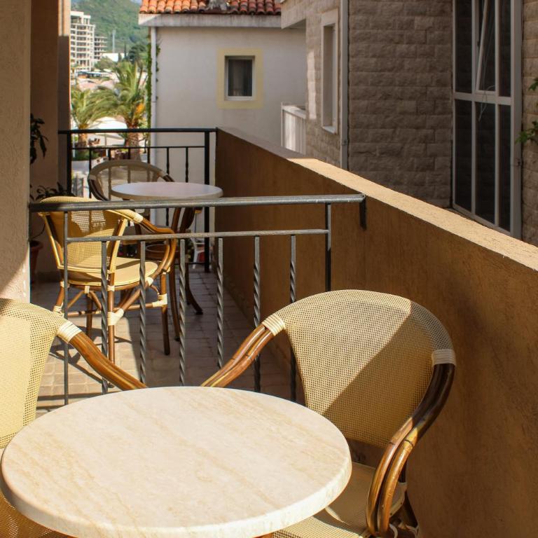 Apartments MUN Petrovac - Deluks Soba s Bračnim Krevetom i Pomoćnim Ležajem - 2