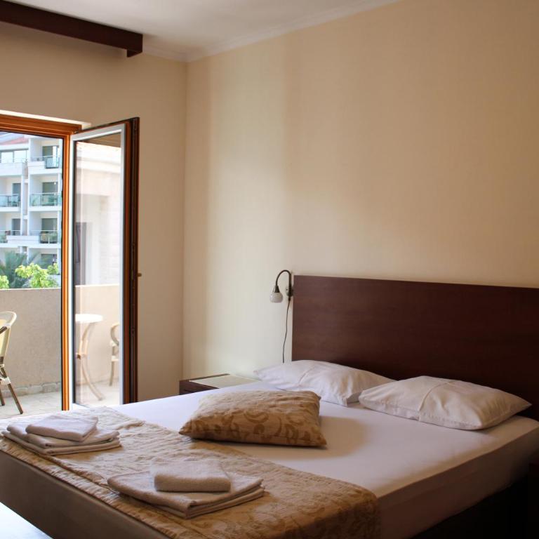 Apartments MUN Petrovac - Deluks Dvokrevetna Soba sa Bračnim Krevetom i Balkonom - 5