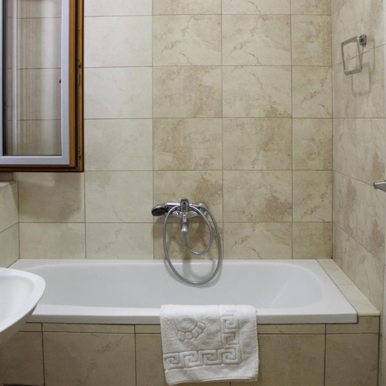 Apartments MUN Petrovac - Deluks Soba s Bračnim Krevetom i Pomoćnim Ležajem - 6