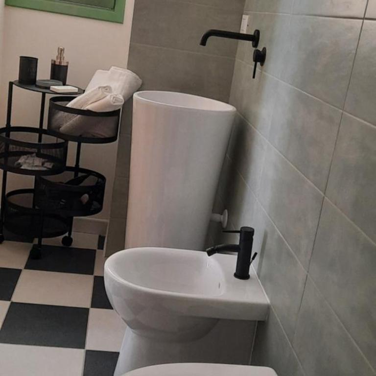 A Calata Rooms - Camera Deluxe - 12
