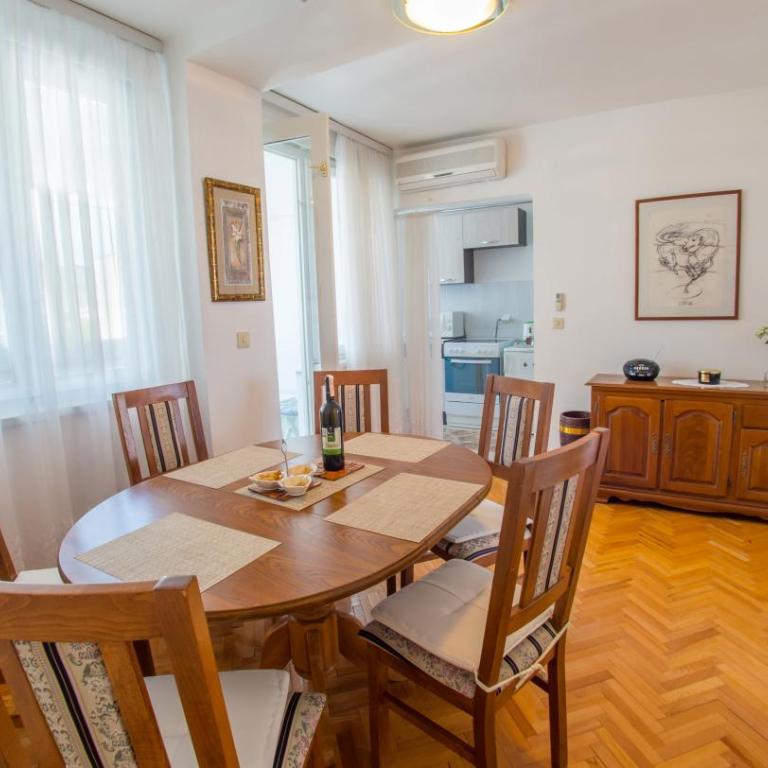 Apartment Revia - One-Bedroom Apartment - 13