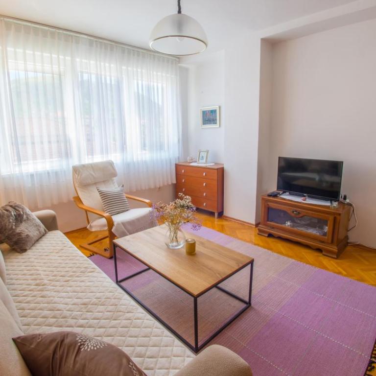 Apartment Revia - One-Bedroom Apartment - 1