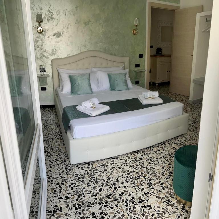 B&B Poesia - Camera Queen con Balcone - 2