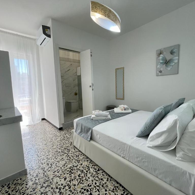 B&B Poesia - Camera King con Balcone - 9