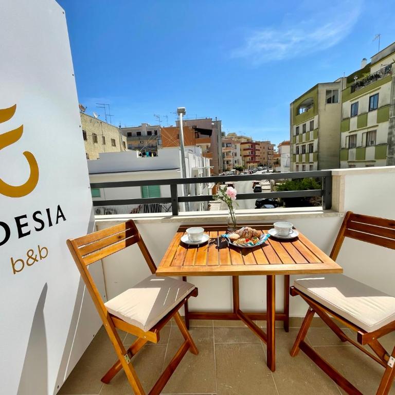 B&B Poesia - Camera King con Balcone - 8
