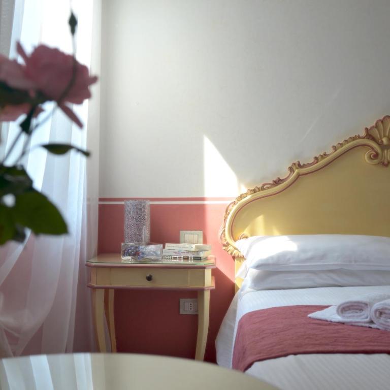 Ca' San Trovaso - 6 Rooms - Camera Matrimoniale - 1