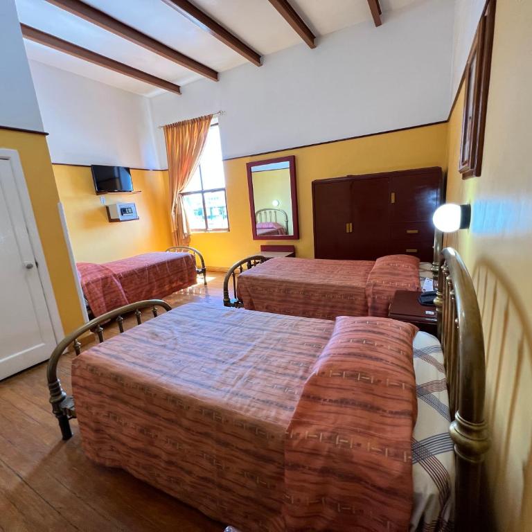 Hotel Isabel - Habitación Triple - 7