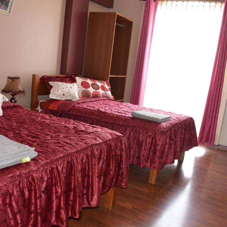 Hostal Sariri - Habitación Familiar - 10