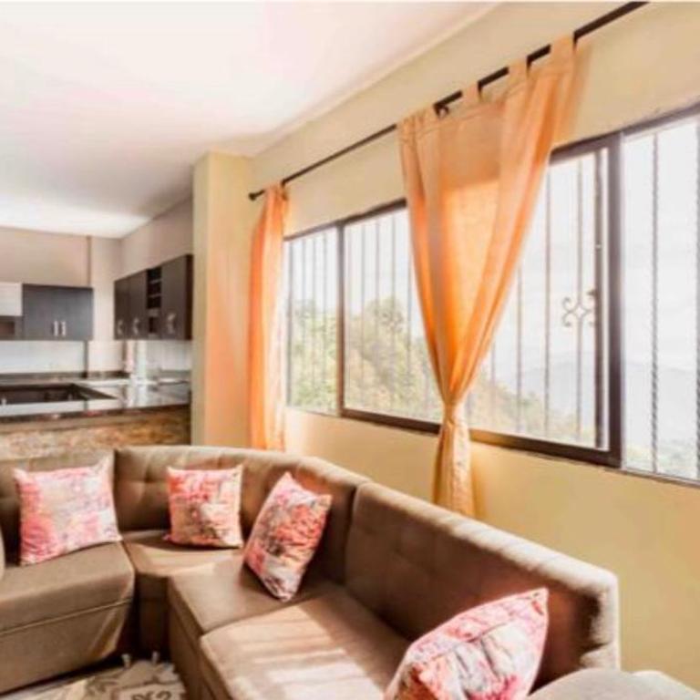 Hotel Hostal El Castillo Santa - Three-Bedroom Townhouse - 25