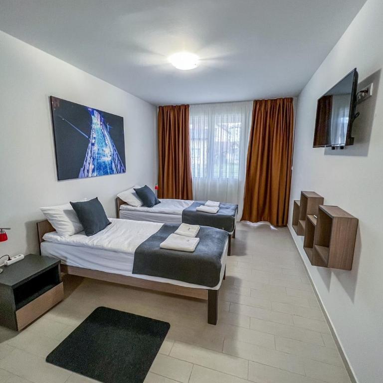 Happy Hill Rooms - Deluks Soba s Bračnim Krevetom i Pomoćnim Ležajem - 1
