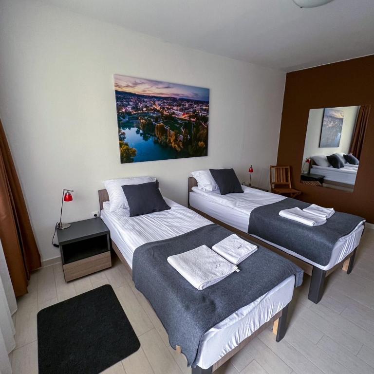 Happy Hill Rooms - Dvokrevetna Soba s Pomoćnim Ležajem - 4