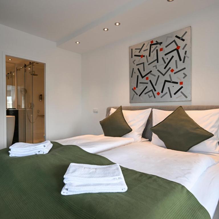 Hardi's Hotel - Standard Doppelzimmer mit Balkon - 4
