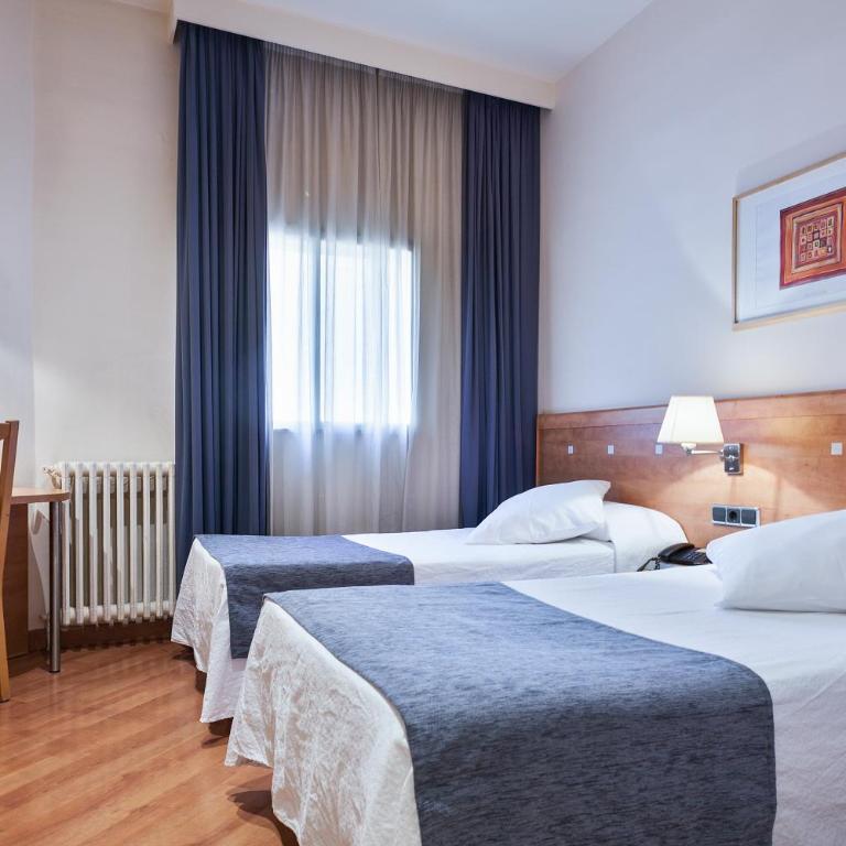 Acta Antibes - Quadruple Room - 1