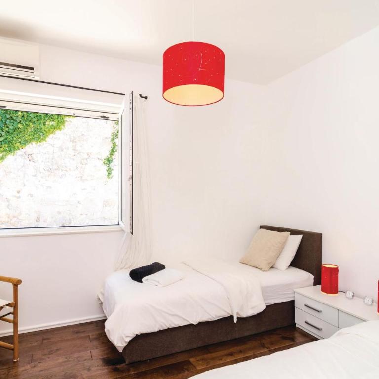 Lovely Home In Radovici With Kitchen - Vikendica sa Tri Spavaće Sobe - 16