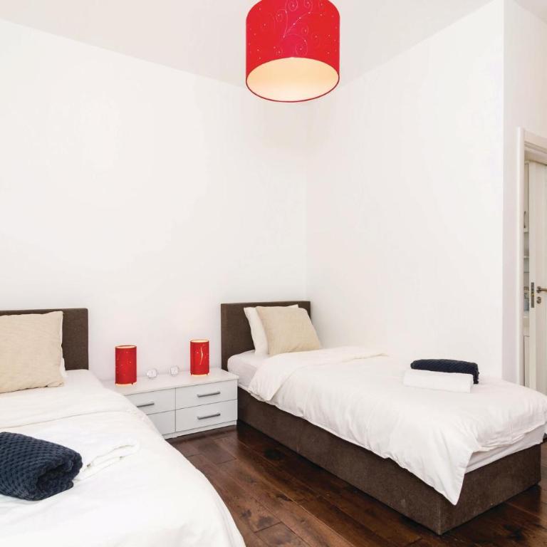 Lovely Home In Radovici With Kitchen - Vikendica sa Tri Spavaće Sobe - 15