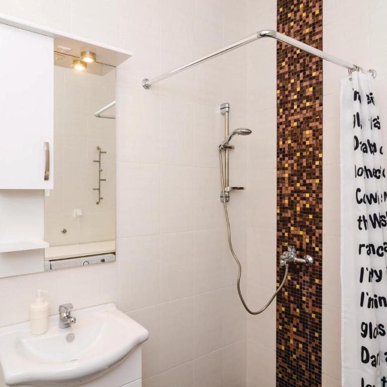 Lovely Home In Radovici With Kitchen - Vikendica sa Tri Spavaće Sobe - 21