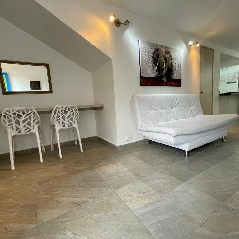 Apto Moderno, Ubicacion Perfecta, a media calle del Malecon y Embalse, a 8 min de la Piedra del Peñol - Apartamento de 2 dormitorios - 6