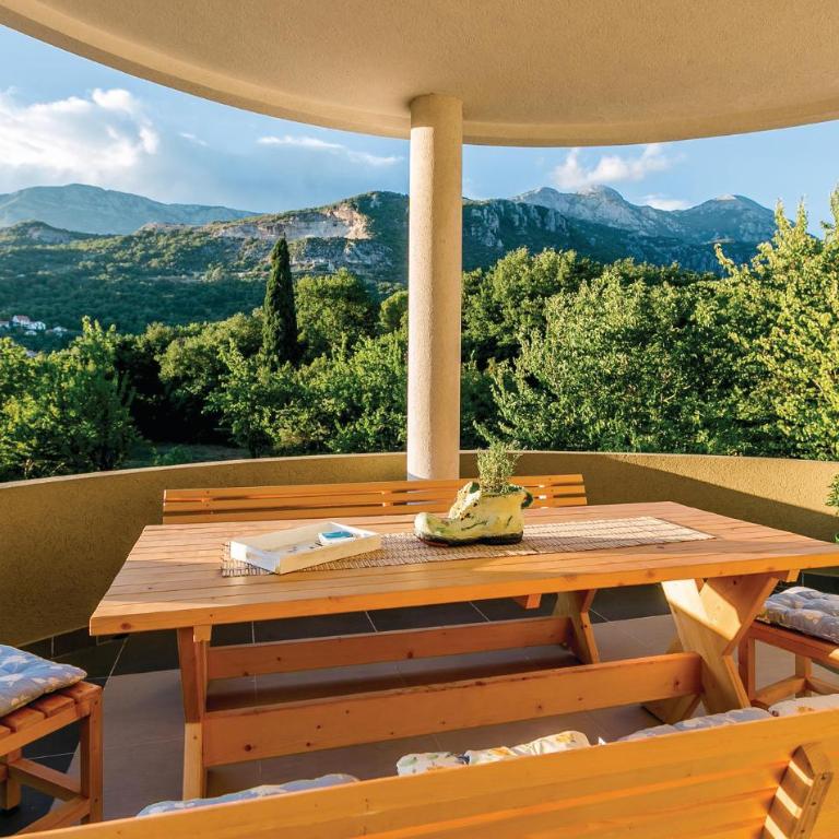 Pet Friendly Apartment In Herceg Novi - Four-Bedroom Apartment - 2