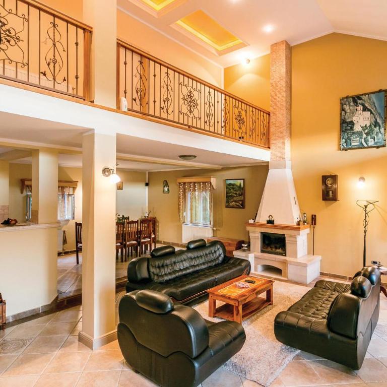 Pet Friendly Apartment In Herceg Novi - Four-Bedroom Apartment - 21